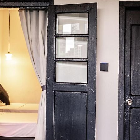 The Marian Boutique Lodging House Кучинг Екстериор снимка