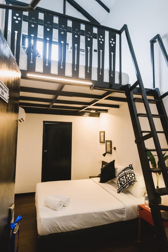 The Marian Boutique Lodging House Кучинг Екстериор снимка