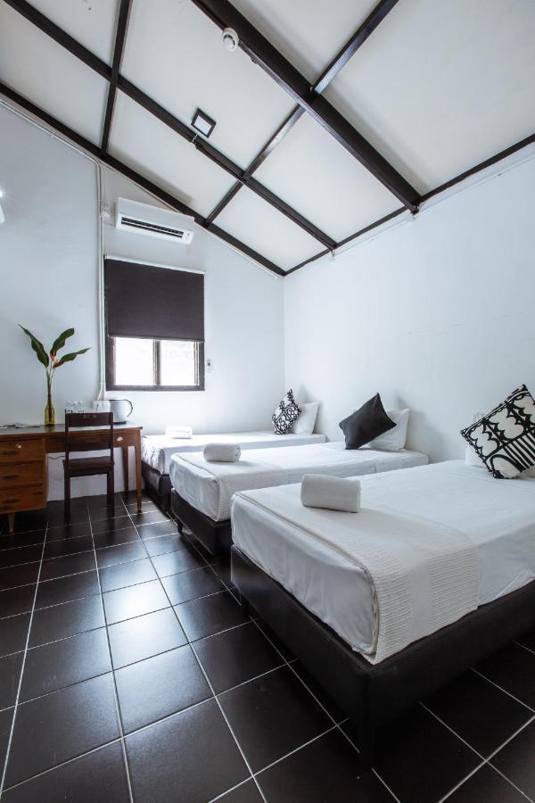 The Marian Boutique Lodging House Кучинг Екстериор снимка